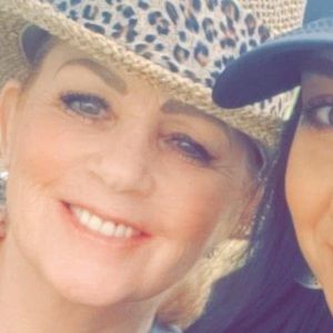 Meet your Posher, Nena